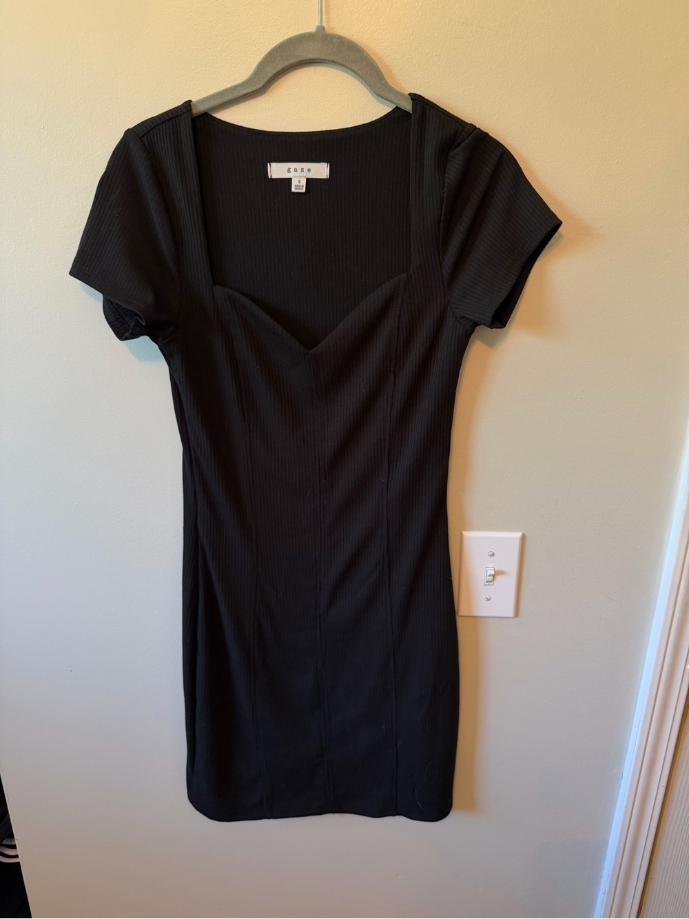 Black Ribbed Square- v Neck Short Sleeve Dress